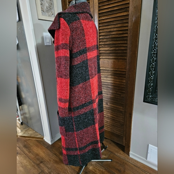 Striking cotton blend cardigan. - Picture 8 of 10